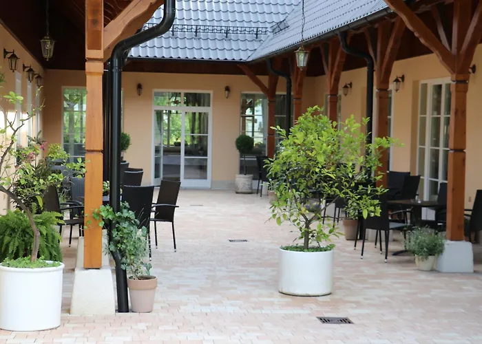 Inn Pivnice - Jitravsky Dvorec *